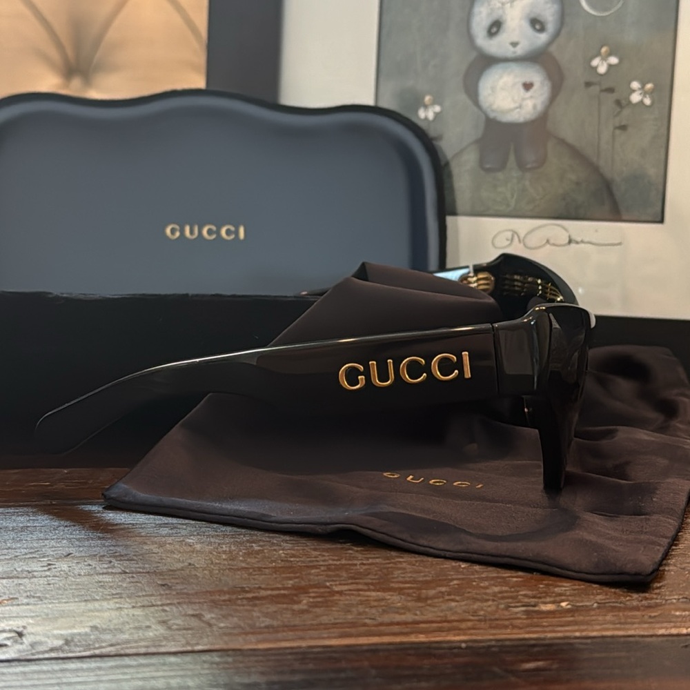 Gucci Cat eye Sunglasses ๐โโฌ - Picture 4 of 6